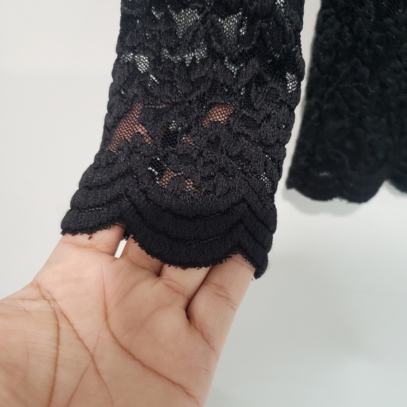 Emma & Sam Black Long Sleeves Lace Top Size Large - Picture 6 of 11